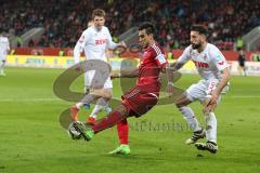 1. Bundesliga - Fußball - FC Ingolstadt 04 - 1. FC Köln - Zweikampf Darío Lezcano (11, FCI) Dominic Maroh (5 Köln)