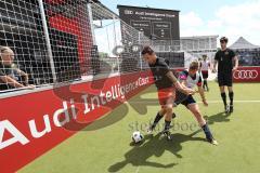 1. Bundesliga - Fußball - FC Ingolstadt 04 - FC Schalke 04 - letzter Spieltag - Audi Intelligence Court auf der Piazza Audi Sportpark