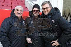 1. Bundesliga - Fußball - FC Ingolstadt 04 - Hamburger SV HSV - Wendelin Göbel (Mitglied des Aufsichtsrats), Dr. Frank Dreves, Co-Trainer Michael Henke (FCI)