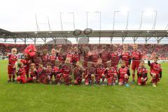 1. Bundesliga - Fußball - FC Ingolstadt 04 - FC Augsburg - Fissball Kinder Einlaufkids Schanzi Maslottchen