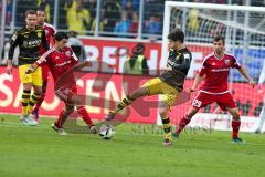 1. BL - Saison 2016/2017 - FC Ingolstadt 04 - Borussia Dortmund - Almog Cohen (#36 FCI) - Pulisic Christian #22 Dortmund - Foto: Meyer Jürgen