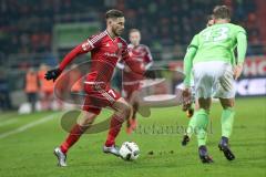 1. Bundesliga - Fußball - FC Ingolstadt 04 - VfL Wolfsburg -Mathew Leckie (7, FCI) Yannick Gerhardt (13 Wolfsburg)