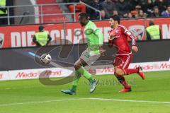 1. Bundesliga - Fußball - FC Ingolstadt 04 - VfL Wolfsburg -Josuha Guilavogui (23 Wolfsburg) Almog Cohen (36, FCI)