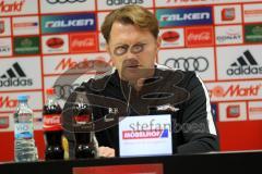 1. Bundesliga - Fußball - FC Ingolstadt 04 - RB Leipzig - 1:0 - Pressekonferenz nach dem Spiel mit Cheftrainer Ralph Hasenhüttl (Leipzig)