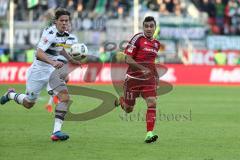 1. Bundesliga - Fußball - FC Ingolstadt 04 - Borussia Mönchengladbach - Jannik Vestergaard (#4 Gladbach) Darío Lezcano (11, FCI)