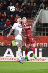1. Bundesliga - Fußball - FC Ingolstadt 04 - 1. FC Köln - Kopfball Duell Sonny Kittel (21, FCI) rechts