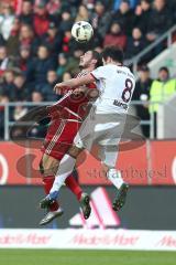 1. Bundesliga - Fußball - FC Ingolstadt 04 - FC Bayern - Mathew Leckie (7, FCI) Javi Martinez (8 Bayern)