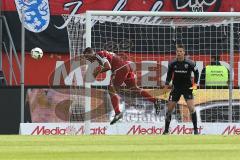 1. Bundesliga - Fußball - FC Ingolstadt 04 - TSG 1899 Hoffenheim 1:2 - Marvin Matip (34, FCI) rettet den Ball, Torwart Örjan Haskjard Nyland (1, FCI)