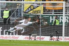 1. BL - Saison 2016/2017 - FC Ingolstadt 04 - Borussia Dortmund - Ørjan Nyland (#26 FCI) mit einer Parade - Foto: Meyer Jürgen