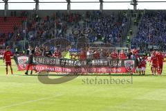 1. BL - Saison 2016/2017 - FC Ingolstadt 04 - FC Schalke 04 - Banner - Choreo - Mannsvhaft - Abschied - Abschluß - Saisonabschluss - Die Mannschaft verabschiedet sich von den Fans - Foto: Meyer Jürgen