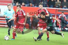 1. BL - Saison 2016/2017 - FC Ingolstadt 04 - FC Augsburg - Markus Suttner (#29 FCI) - Pascal Groß (#10 FCI) - Koo Ja-Cheol #19 Augsburg - Foto: Meyer Jürgen