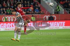 1. Bundesliga - Fußball - FC Ingolstadt 04 - Eintracht Frankfurt - Bastian Oczipka (6 Frankfurt) Mathew Leckie (7, FCI)