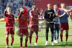 1. Bundesliga - Fußball - FC Ingolstadt 04 - FC Schalke 04 - Speil ist aus 1:1 unentschieden, letzter Spieltag, Team bedankt sich bei den Fans Spruchband Stadionrunde, Humba Tanz, Florent Hadergjonaj (33, FCI) Stefan Lex (14, FCI) Marvin Matip (34, FCI) R