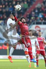 1. Bundesliga - Fußball - FC Ingolstadt 04 - FC Bayern - Arturo Vidal (23 Bayern) Almog Cohen (36, FCI)