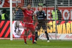 1. Bundesliga - Fußball - FC Ingolstadt 04 - VfL Wolfsburg - Marvin Matip (34, FCI) hinten Torwart Martin Hansen (35, FCI)