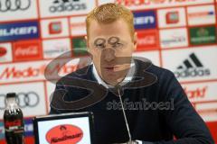 1. Bundesliga - Fußball - FC Ingolstadt 04 - VfL Wolfsburg - Pressekonferenz nach dem Spiel 1:1, Cheftrainer Valérien Ismaël (Wolfsburg) und Cheftrainer Maik Walpurgis (FCI)