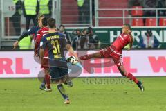 1. Bundesliga - Fußball - FC Ingolstadt 04 - RB Leipzig - Marcel Tisserand (32, FCI) rettet den Ball