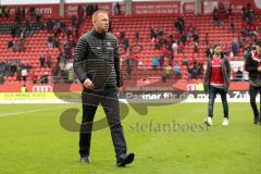 1. Bundesliga - Fußball - FC Ingolstadt 04 - Werder Bremen - Spiel ist aus, Niederlage im Abstiegskampf Cheftrainer Maik Walpurgis (FCI) geht vom Platz