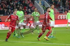 1. Bundesliga - Fußball - FC Ingolstadt 04 - VfL Wolfsburg -Tor 1:0 Treffer durch Anthony Jung (3, FCI), links Jubel Pascal Groß (10, FCI)