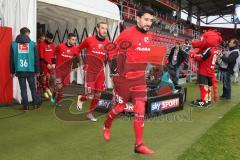 1. BL - Saison 2016/2017 - FC Ingolstadt 04 - VFL Wolfsburg - Almog Cohen (#36 FCI) - Moritz Hartmann (#9 FCI) beim einlaufen - Foto: Meyer Jürgen