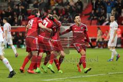 1. Bundesliga - Fußball - FC Ingolstadt 04 - 1. FC Köln - Darío Lezcano (11, FCI) triftt Tor Jubel mit Sonny Kittel (21, FCI) Alfredo Morales (6, FCI)  Romain Brégerie (18, FCI)