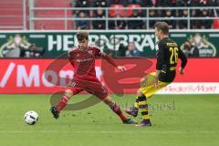 1. Bundesliga - Fußball - FC Ingolstadt 04 - Borussia Dortmund - Pascal Groß (10, FCI) Lukasz Piszczek (BVB 26)