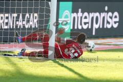 1. BL - Saison 2016/2017 - FC Ingolstadt 04 - FC Bayern München - Marvin Matip (#34 FCI) klärt auf der Linie - Foto: Meyer Jürgen