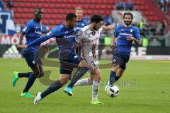 1. Bundesliga - Fußball - FC Ingolstadt 04 - SV Darmstadt 98 - Mathew Leckie (7, FCI) wird gestoppt von der Abwehr Wilson Kamavuaka (36 Darmstadt) Leon Guwara (2 Darmstadt)   Hamit Altıntop (34 Darmstadt)
