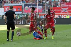 1. Bundesliga - Fußball - FC Ingolstadt 04 - Hertha BSC Berlin - Alfredo Morales (6, FCI)  wird von Vladimir Darida gefoult