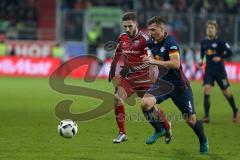 1. Bundesliga - Fußball - FC Ingolstadt 04 - RB Leipzig - Mathew Leckie (7, FCI) und Willi Orban (4 Leipzig)