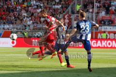 1. Bundesliga - Fußball - FC Ingolstadt 04 - Hertha BSC Berlin - Markus Suttner (29, FCI)  Mitchel Weiser