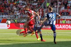 1. Bundesliga - Fußball - FC Ingolstadt 04 - Hertha BSC Berlin - Markus Suttner (29, FCI)  Mitchel Weiser