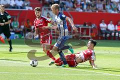 1. BL - Saison 2016/2017 - FC Ingolstadt 04 - Hertha BSC - Alfredo Morales #6 FCI) - Fabian Lustenberger (#28 Hertha) - Mathew Leckie (#7 FCI) - Foto: Meyer Jürgen