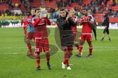 1. Bundesliga - Fußball - FC Ingolstadt 04 - Borussia Dortmund - Spiel ist aus, Pascal Groß (10, FCI) Stefan Lex (14, FCI) bedanken sich bei den Fans