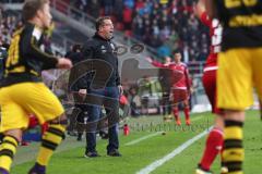 1. Bundesliga - Fußball - FC Ingolstadt 04 - Borussia Dortmund - Cheftrainer Markus Kauczinski (FCI) beschwert sich
