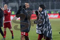 1. Bundesliga - Fußball - FC Ingolstadt 04 - Hamburger SV HSV - Sieg 3:1 nach dem Spiel, Freude Lachen Marvin Matip (34, FCI) Almog Cohen (36, FCI)