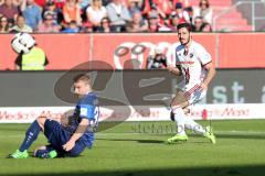 1. Bundesliga - Fußball - FC Ingolstadt 04 - SV Darmstadt 98 - Mathew Leckie (7, FCI) Fabian Holland (32 Darmstadt 98)