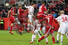 1. Bundesliga - Fußball - FC Ingolstadt 04 - 1. FC Köln - Ecke Romain Brégerie (18, FCI) Marvin Matip (34, FCI) Dominique Heintz (3 Köln)