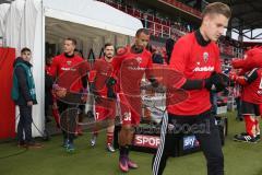 1. BL - Saison 2016/2017 - FC Ingolstadt 04 - VFL Wolfsburg - Max Christiansen (#19 FCI) - Marcel Tisserand (#32 FCI) beim einlaufen - Foto: Meyer Jürgen