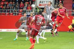 1. Bundesliga - Fußball - FC Ingolstadt 04 - Eintracht Frankfurt - 0:2 - Eckball David Abraham (19 Frankfurt) und Lukas Hinterseer (16, FCI)