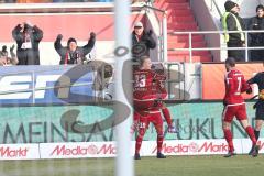 1. Bundesliga - Fußball - FC Ingolstadt 04 - Hamburger SV HSV - Tor Jubel durch Pascal Groß (10, FCI) mit Florent Hadergjonaj (33, FCI)