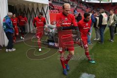 1. BL - Saison 2016/2017 - FC Ingolstadt 04 - FC Augsburg - Tobias Levels (#28 FCI) beim einlaufen zum warm machen - Foto: Meyer Jürgen