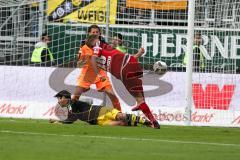 1. BL - Saison 2016/2017 - FC Ingolstadt 04 - Borussia Dortmund - Lukas Hinterseer (#16 FCI) mit einem Seitfallrückzieher - Weidenfeller Roman Torwart Dortmund - Park Joo-Ho #3 Dortmund - Foto: Meyer Jürgen