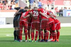 1. BL - Saison 2016/2017 - FC Ingolstadt 04 - TSG 1899 Hoffenheim - Die Mannschaft bildet einen Kreis - Halbzeitpause - Foto: Meyer Jürgen