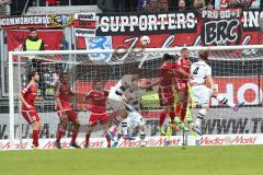 1. Bundesliga - Fußball - FC Ingolstadt 04 - Borussia Mönchengladbach - Freistoß Alfredo Morales (6, FCI)  und Marcel Tisserand (32, FCI) wehren Kopfball von Jannik Vestergaard (#4 Gladbach) ab