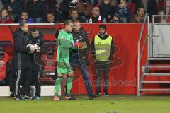 1. Bundesliga - Fußball - FC Ingolstadt 04 - RB Leipzig - Torwart Örjan Haskjard Nyland (1, FCI) wird von Torwart Örjan Haskjard Nyland (1, FCI)