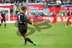 1. BL - Saison 2016/2017 - FC Ingolstadt 04 - TSG 1899 Hoffenheim - Ørjan Nyland (#26 FCI) beim Abschlag - Foto: Meyer Jürgen