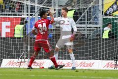 1. BL - Saison 2016/2017 - FC Ingolstadt 04 - Borussia Dortmund - Ørjan Nyland (#26 FCI) beim abklatschen mit Marvin Matip (#34 FCI) - Foto: Meyer Jürgen