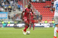 1. Bundesliga - Fußball - FC Ingolstadt 04 - TSG 1899 Hoffenheim 1:2 - Roger de Oliveira Bernardo (8, FCI) trickst vor Eugen Polanski (TSG 8)