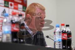 1. Bundesliga - Fußball - FC Ingolstadt 04 - Hamburger SV HSV - 3:1 - Pressekonferenz nach dem Spiel, Cheftrainer Markus Gisdol (HSV) und Cheftrainer Maik Walpurgis (FCI)